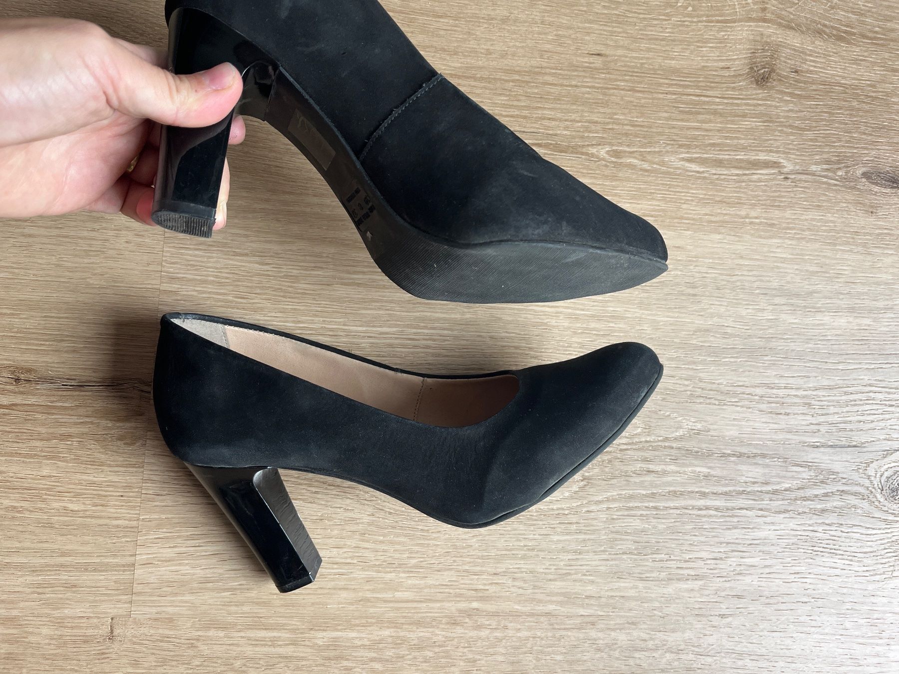 Chaussures femmes: Schwarze Pumps Grösse 39 – D'occasion à Davos Platz par kev_r28p 1