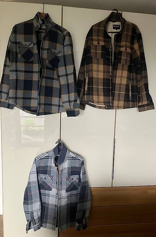 Lotti di vestiti: Marken Kleiderpacket Polo's/Overshirts/Pullover – Usato da Thun venduto da Oliverluca12 2