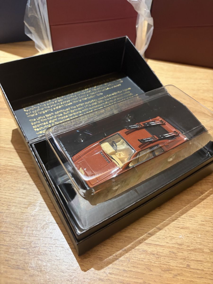 Lotus Modellini d'auto: Lotus esprit 007 – Nuovo e nell'imballaggio originale da Develier venduto da tia_kj9p 1