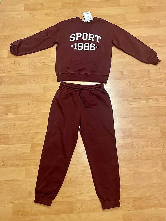 H&M Ensembles coordonnés: Ensemble training - taille 128 – D'occasion à Les Monts-de-Pully par Shibby09