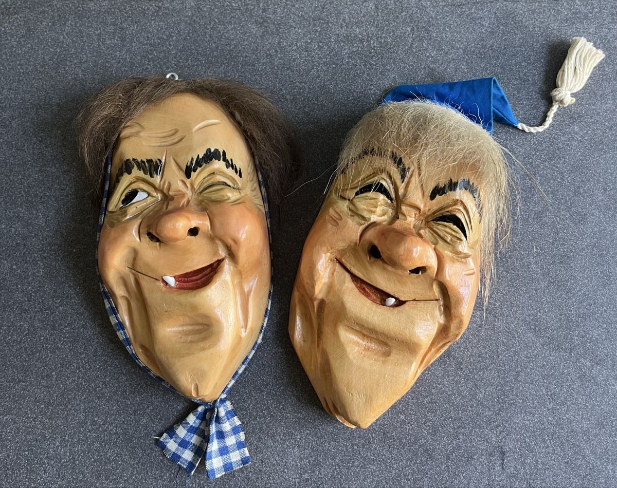 Masken: Handgeschnitzte Holzmasken Kriens – Gebraucht aus Kriens von Guggach
