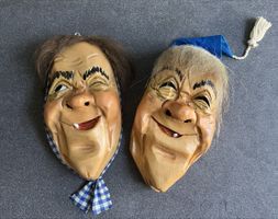 Handgeschnitzte Holzmasken Kriens