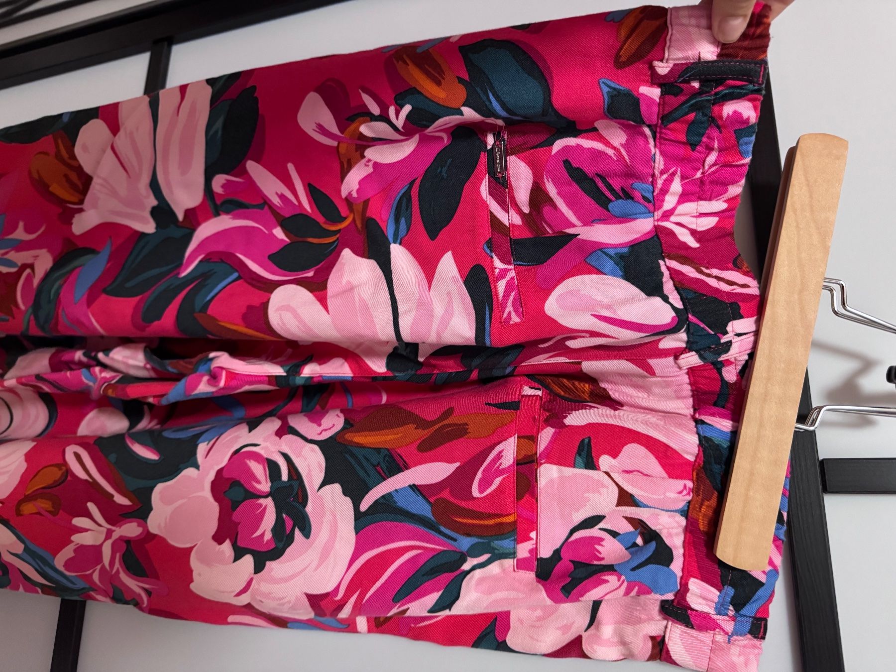 Pantaloni: Sommerliche Hose mit Blumenmuster, Grösse 38 – Usato da Eichberg venduto da OanaB 4