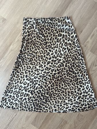 H&M Jupe Midi Gr. S, Leo Muster