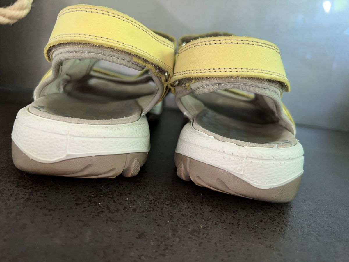 Damenschuhe: Leder Sandale 42 3-4 x getragen – Gebraucht aus Dornach von samuti 2