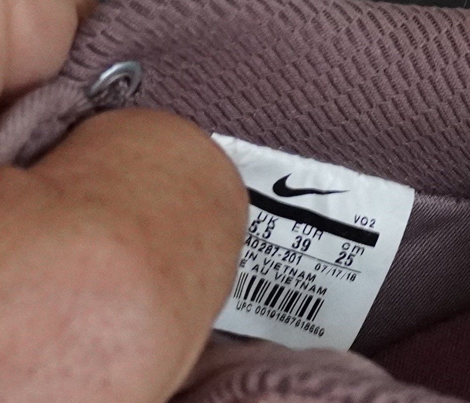 Nike Scarpe da uomo: Nike Turnschuhe 39 – Usato da Baar venduto da 2cvbaar 2