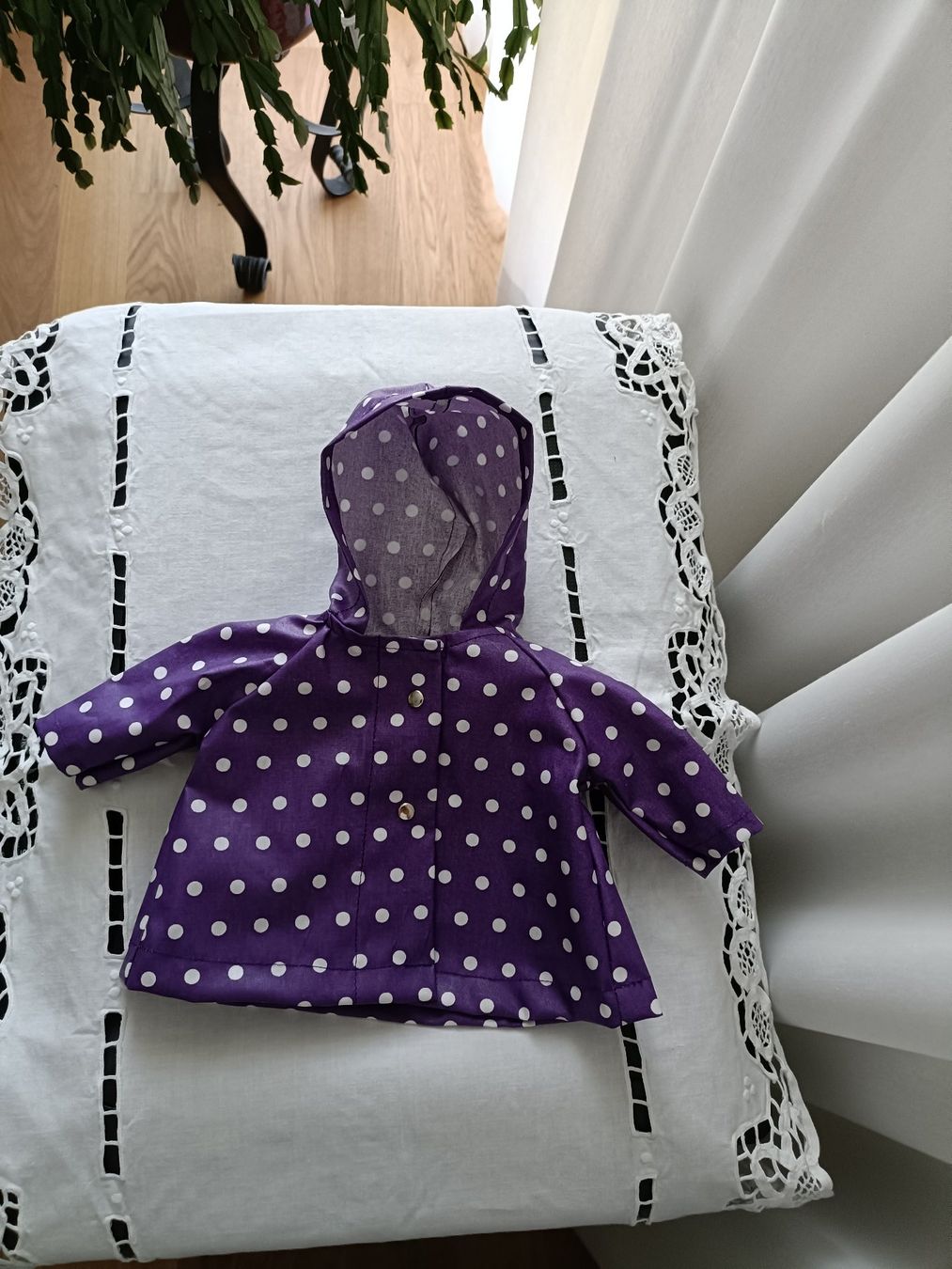 Bambole: Für Sashas: Regenmänteli violet mit Tupfen – Nuovo e nell'imballaggio originale da Seewen SZ venduto da 27maan 3
