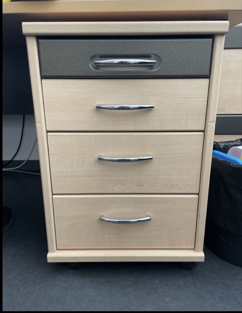 Eléments de bureau: GRATIS Rollcontainer Holzoptik mit 4Schubladen gebraucht – D'occasion à solothurn par Alice72