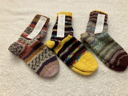 1 Paar neue handgestrickte Kindersocken Nr 23/24 zur Auswahl
