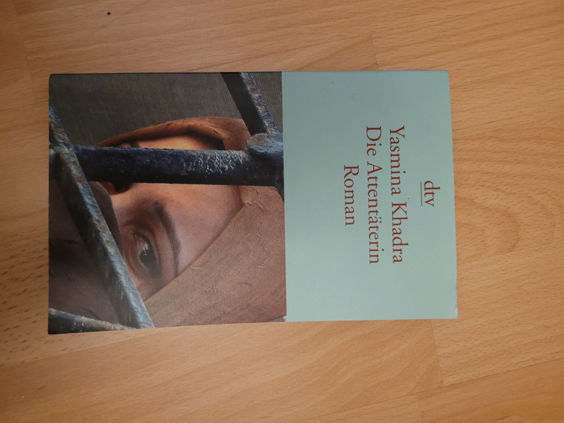 Libri: Die Attentäterin – Usato da Perlen venduto da Safari_23