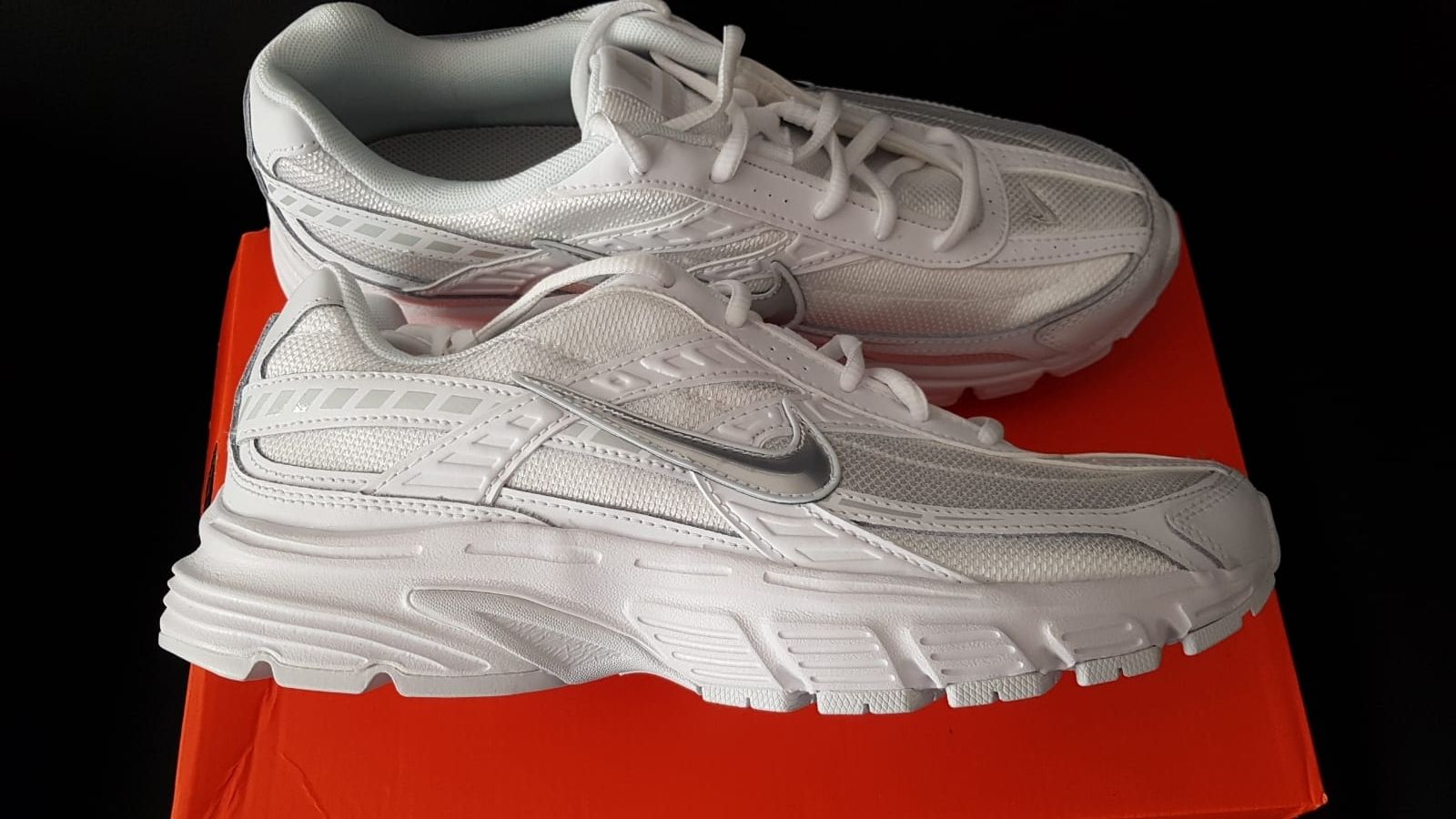 Nike Scarpe da uomo: Sneakers Nike INITIATOR GR.41 – Nuovo e nell'imballaggio originale da Zürich venduto da ata_c8nh 2
