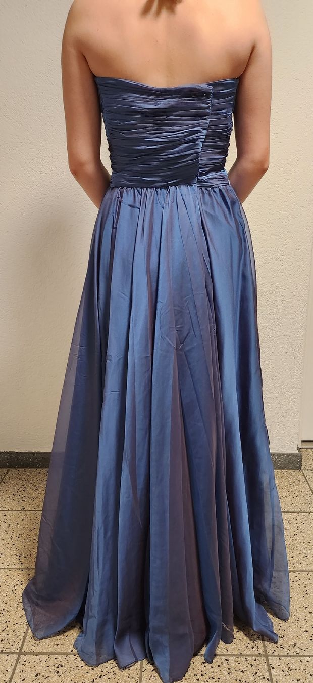 Vestiti: Ballkleid – Nuovo (secondo la descrizione) da Uster venduto da VMT. 4