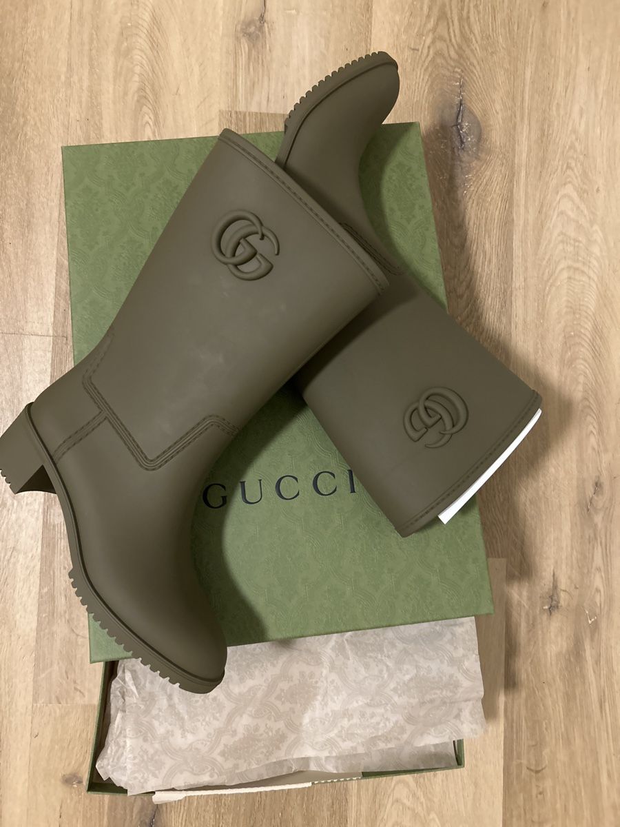 Herrenschuhe: NEW Authentic Gucci Rain Boots Elegant GG – Neu und originalverpackt aus Zürich von sel_tvq7