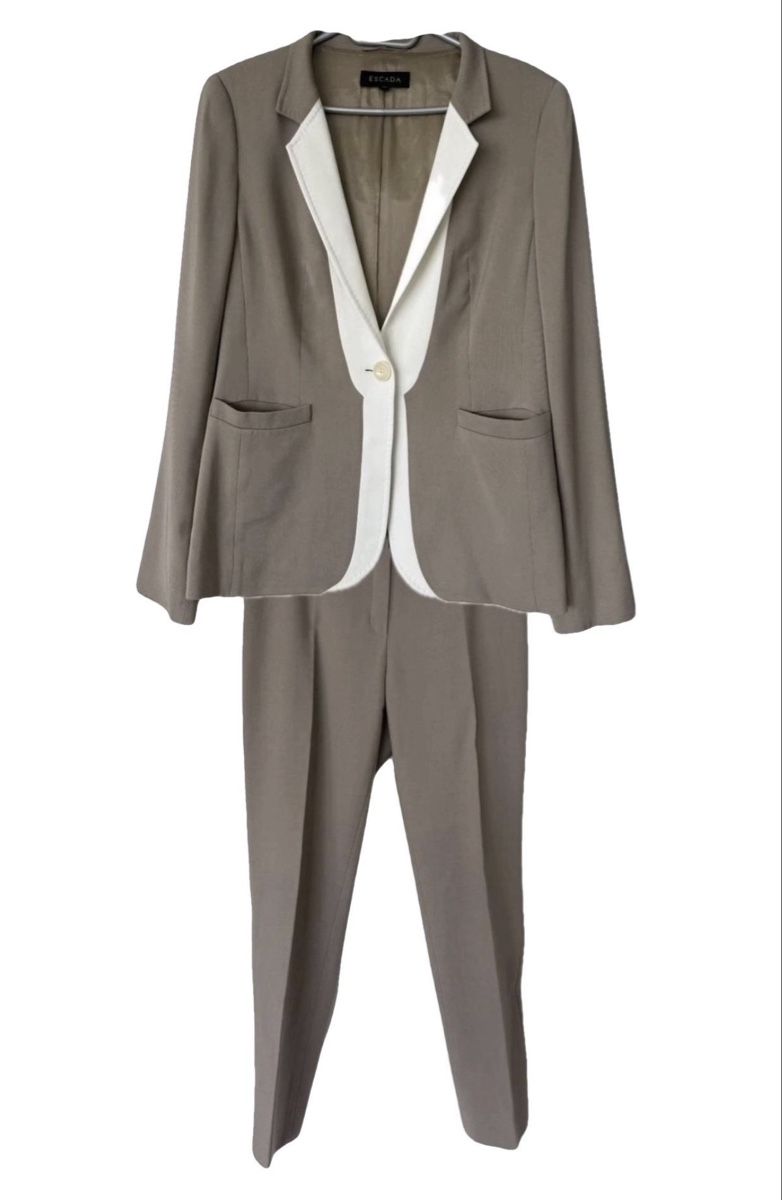 Escada Ensembles & Tailleurs: Escada suit  – D'occasion à Lausanne par Loyal_8