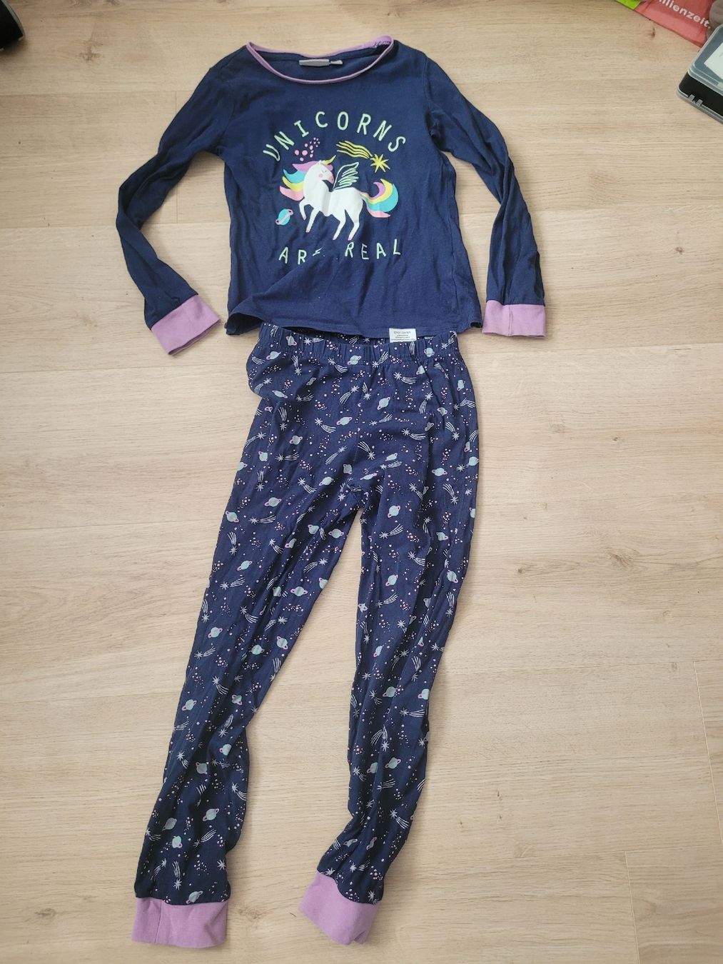 Pyjamas & Ähnliches: Pyjama Gr. 122/128 – Gebraucht aus Lupsingen von sta_wgg5