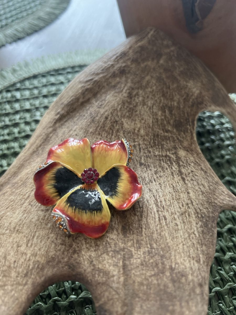 Broschen & Nadeln: Wunderschöne Vintage Brosche, Blume – Gebraucht aus Seon von Sunny-Schmuck78