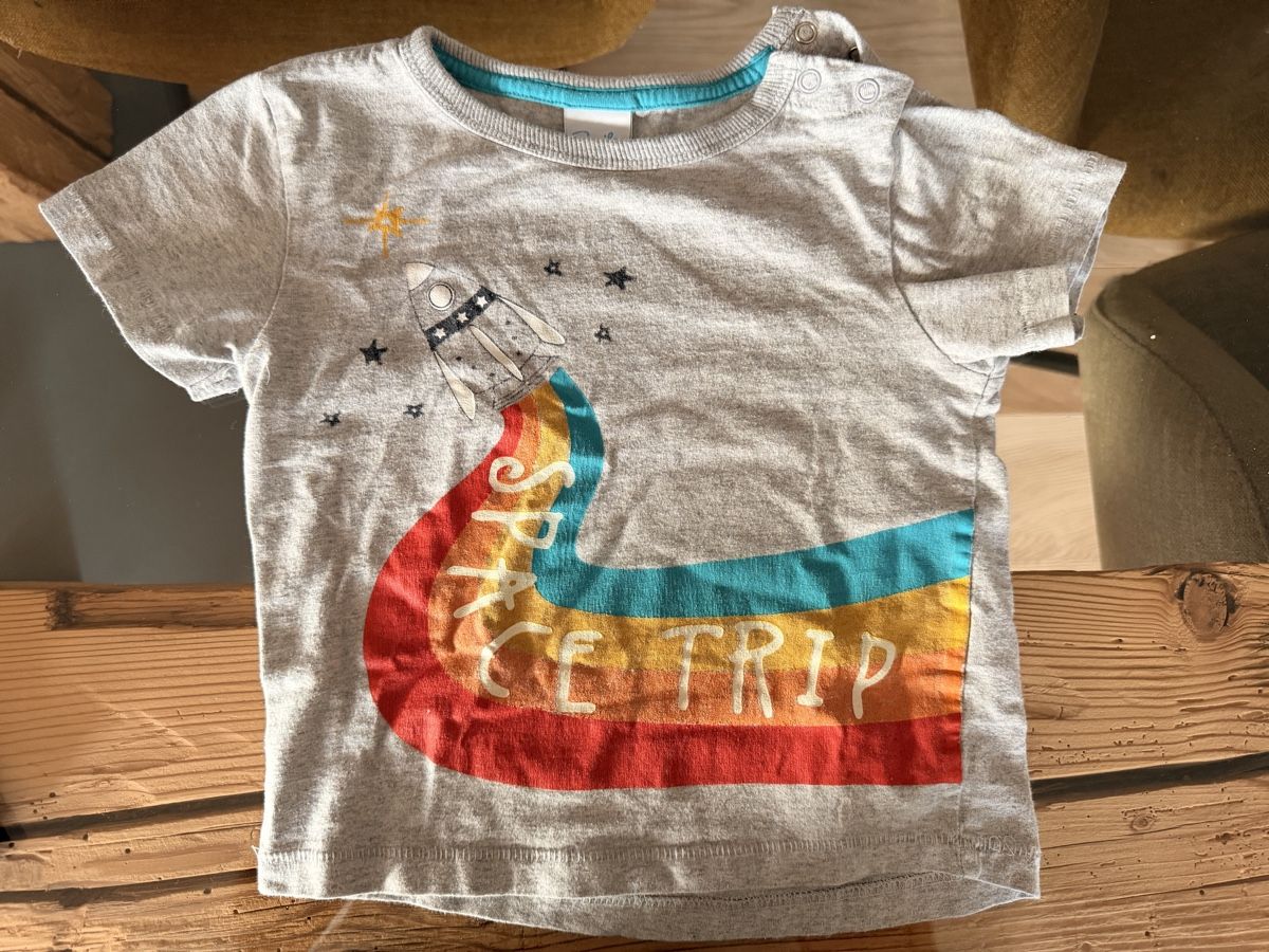 Kleiderpakete & -sets: Kleiderpaket T-Shirts Gr. 86 – Gebraucht aus Disentis/Mustér von oigina 1