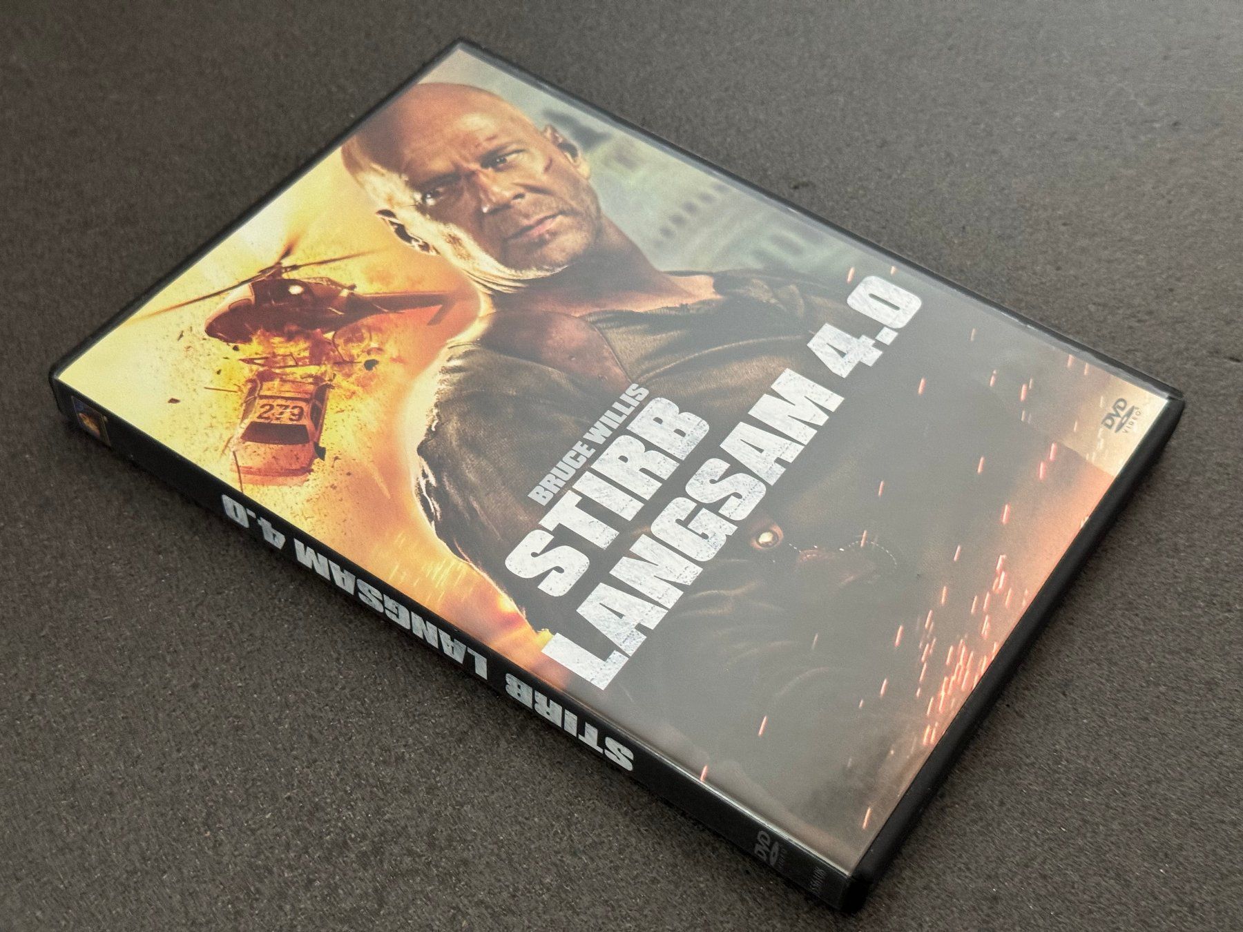 Tutti i DVDs: Stirb langsam 4.0 DVD mit Bruce Willis DE/EN – Usato da Fribourg venduto da tschjoly 5
