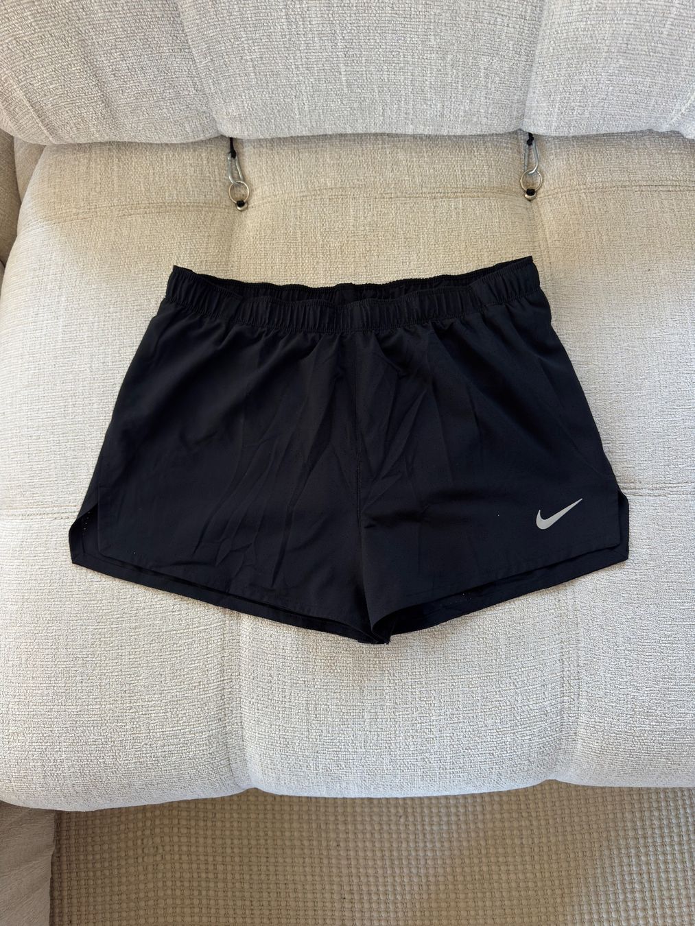 Nike Pantaloni: Nike | Shorts | Running – Nuovo (secondo la descrizione) da Horgen venduto da onur_5 1