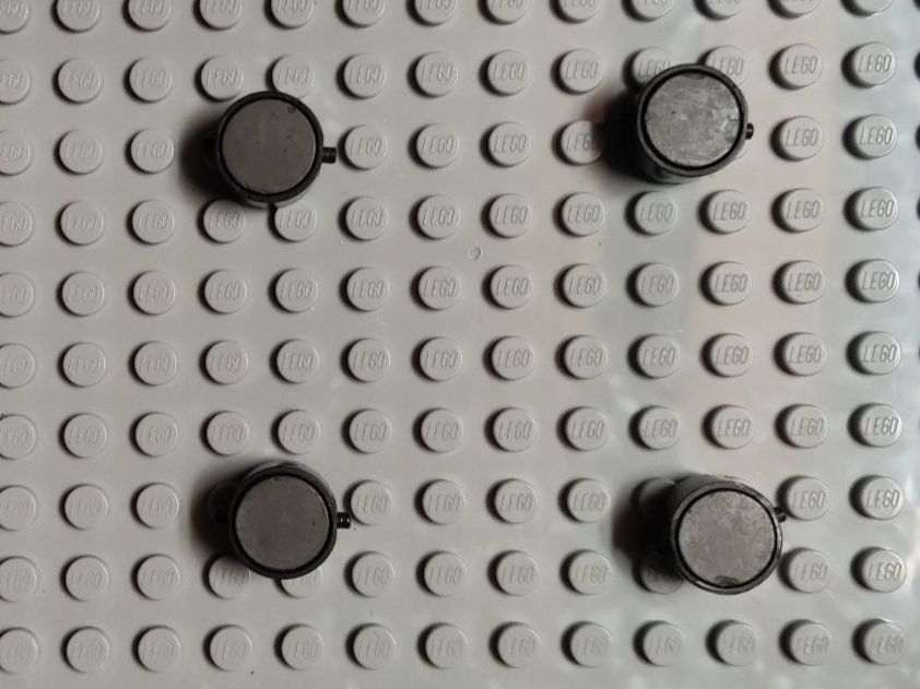 Lego Kit di costruzioni: LEGO Magnet -  Magnet Cylindrical - 73092 – Usato da Muhen venduto da Legoholic