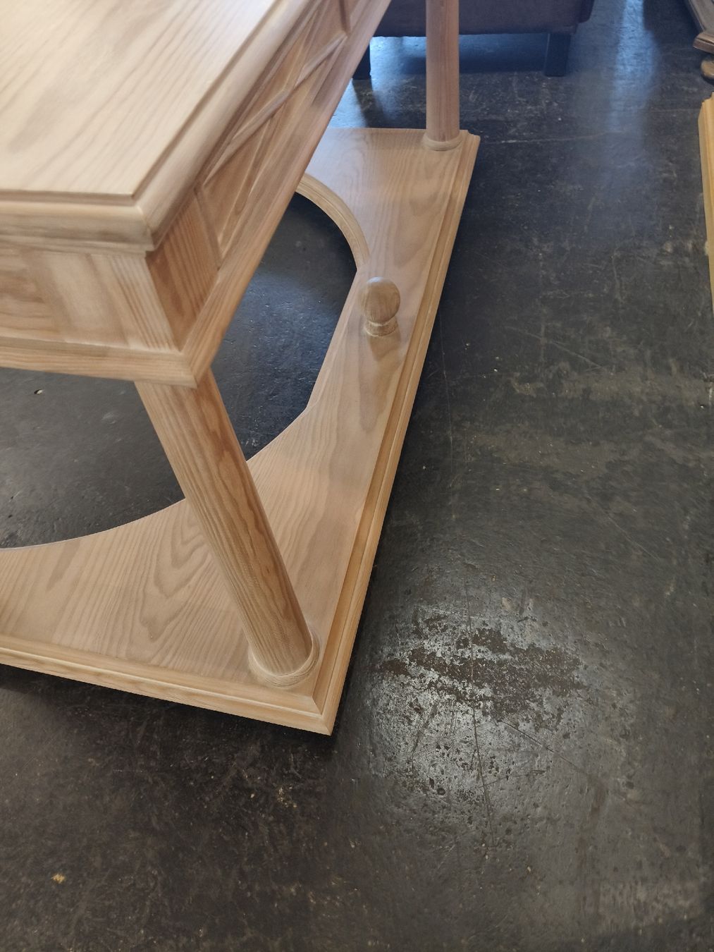 Tische: Konsolentisch massiv – Gebraucht aus Zwingen von inf_2blh 3