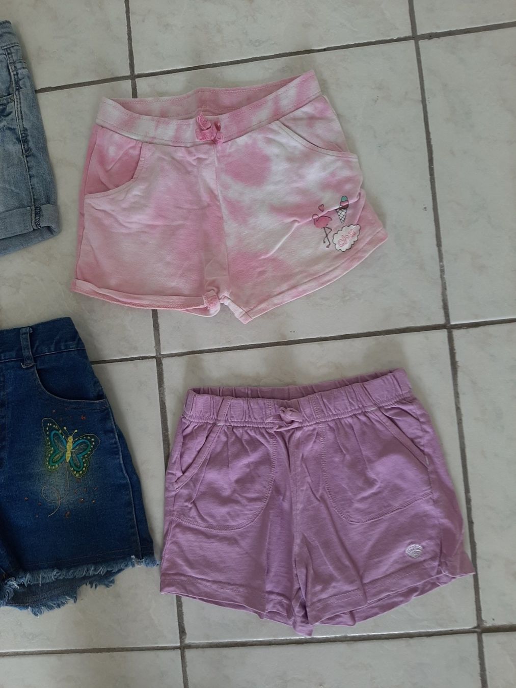 Lotti & Set di vestiti: Shorts gr. 116 – Usato da Brissago venduto da lucabell 3