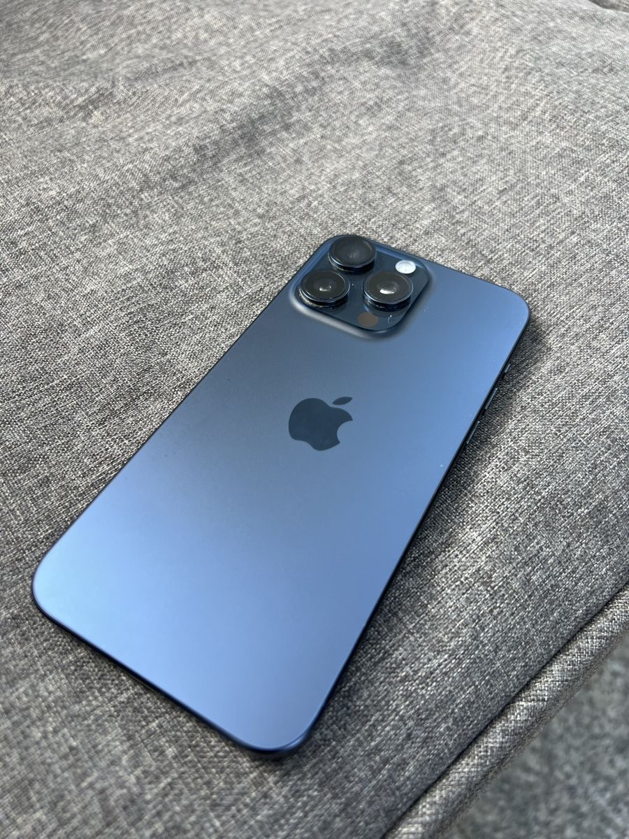 Apple Portables: iPhone 15 Pro Max – D'occasion à Wattwil par BMW36 4