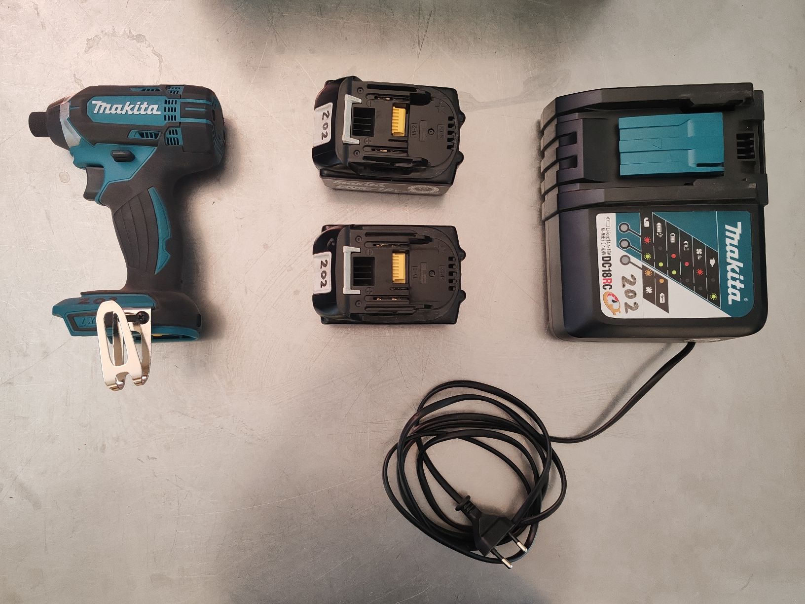 Makita Trapani: Makita DLX 2145 Schlagschrauber – Usato da Bern venduto da PrettyGood 5