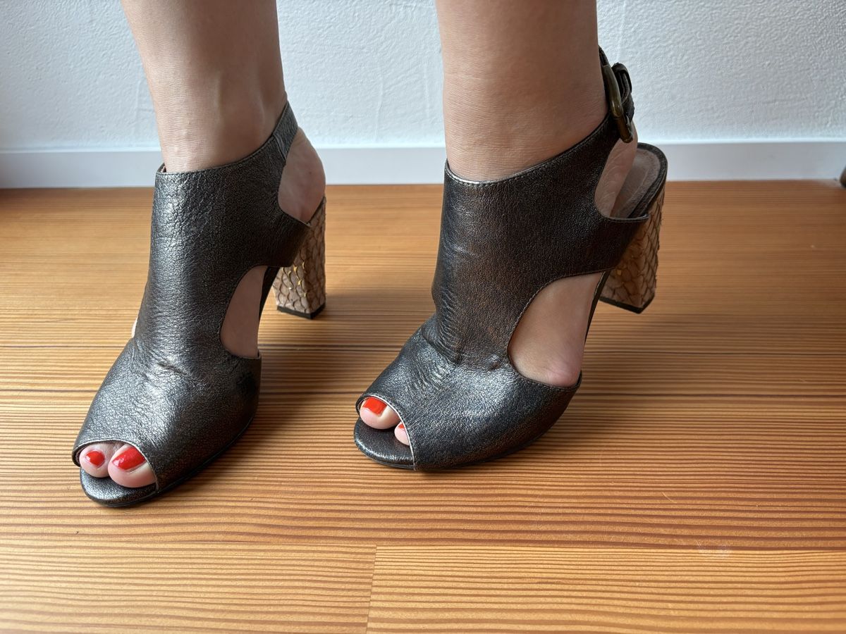 Scarpe da donna: Fanyl Robin Sommerschuhe, Gr. 40, bronze-metallic Effekt – Usato da Bubikon venduto da Andi230