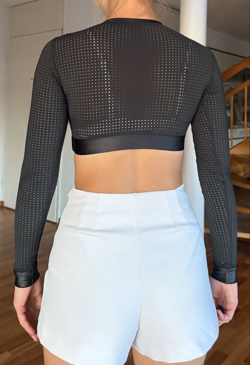 Top: Athletic Black Mesh Crop Top Long Sleeve - Size S – Nuovo (secondo la descrizione) da Zürich venduto da eli_t8nw 3