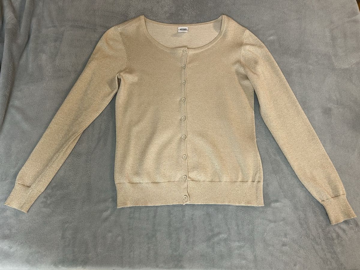 Vero Moda Gilet & Giacche senza maniche: Gilet Vero Moda – Nuovo (secondo la descrizione) da Yverdon-les-Bains venduto da Little_M0nster