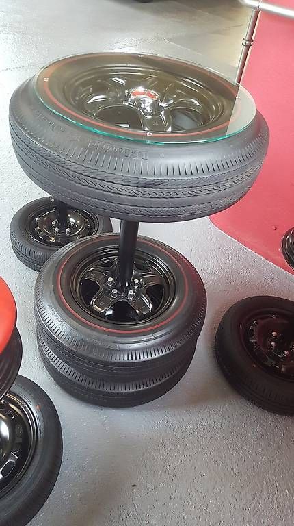 Tavoli: 1 Bartisch, 3 Hocker im "Wheel ArtTech" Design – Nuovo (secondo la descrizione) da Oberwangen b. Bern venduto da mfmr 2