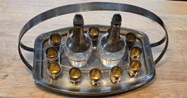 Elegantes antikes Likör-Set mit Karaffen und Bechern