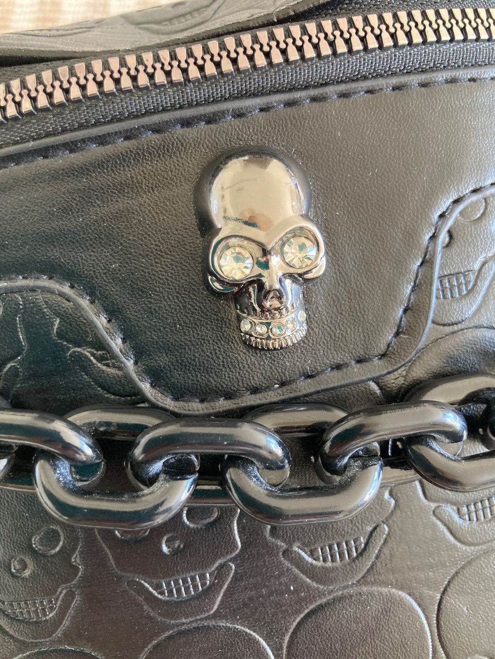 Taschen: umhängetasche "Totenkopf" – Gebraucht aus Samedan von chickenrun01 3
