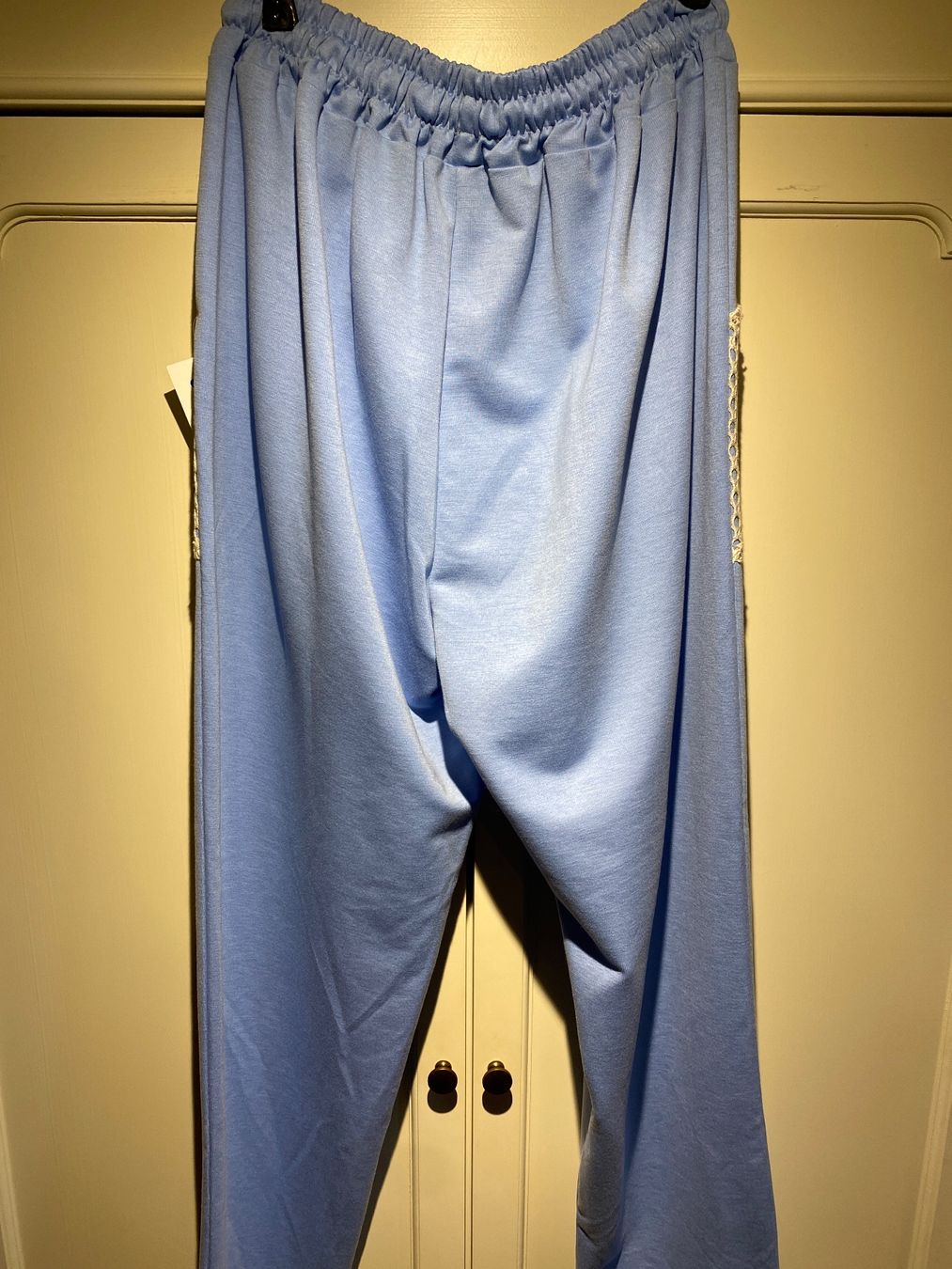 Pantalons: Trainerhose-Freizeithose-Damen,Hellblau – Neuf avec emballage d'origine à Meienried par ManuelaBoutique 3