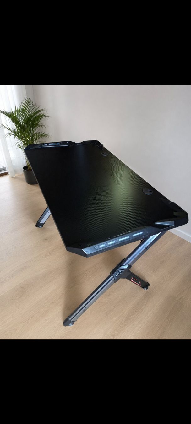 Tische: Gamingpult – Gebraucht aus Seewen SZ von nste