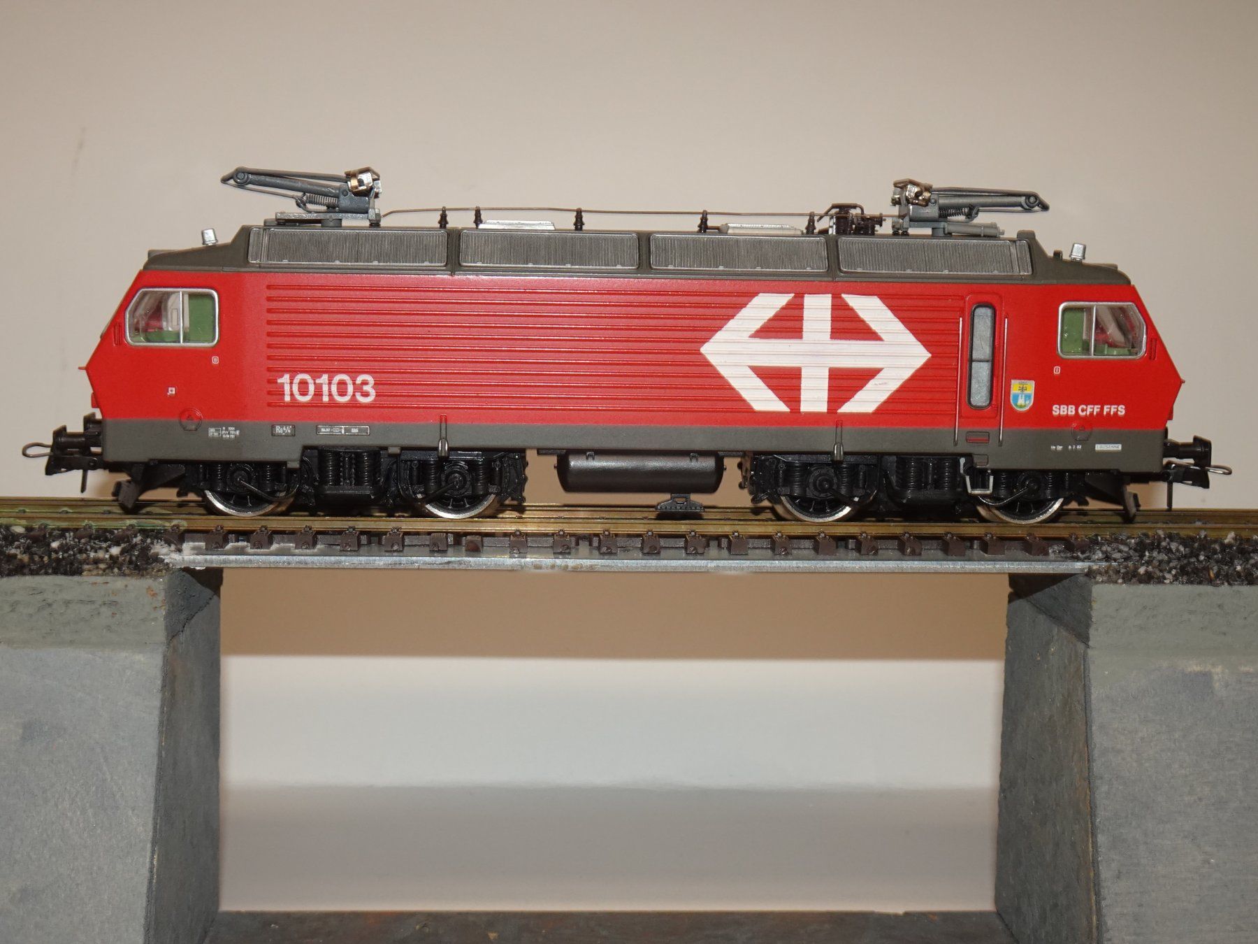 Roco Trains électriques: ROCO SBB Re 4/4 IV   H0 DC – D'occasion à Hinwil par Berling0