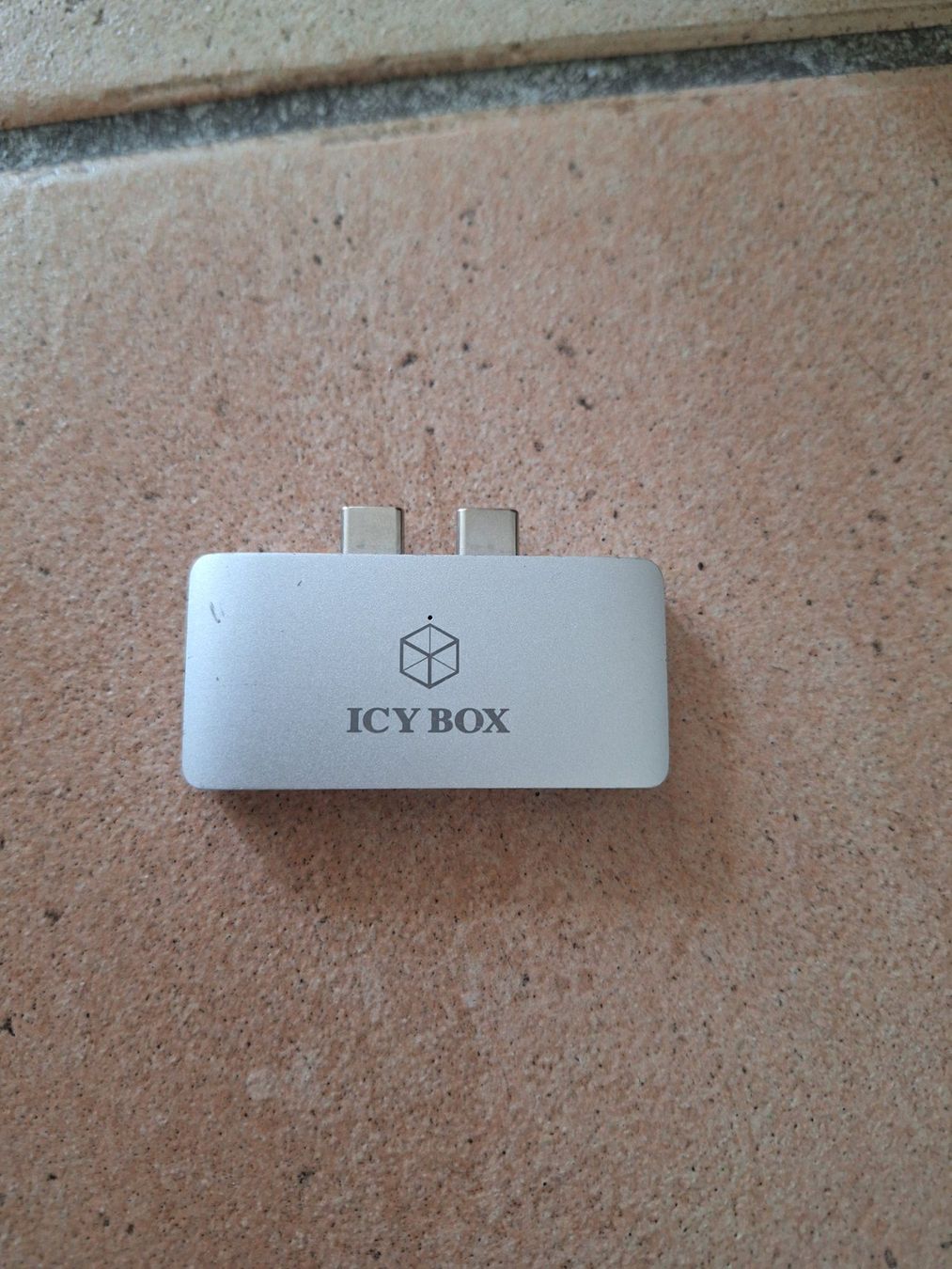 Laufwerke & Adapter: Icy Box Input Adapter – Gebraucht aus Gossau ZH von and_vc22