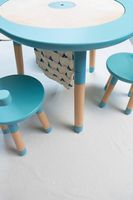 Mutable Kindertisch mit 3 Stühlen und viel Zubehör