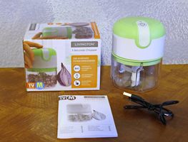 Power Zerkleinerer für Zwiebeln Hellgrün Weiss