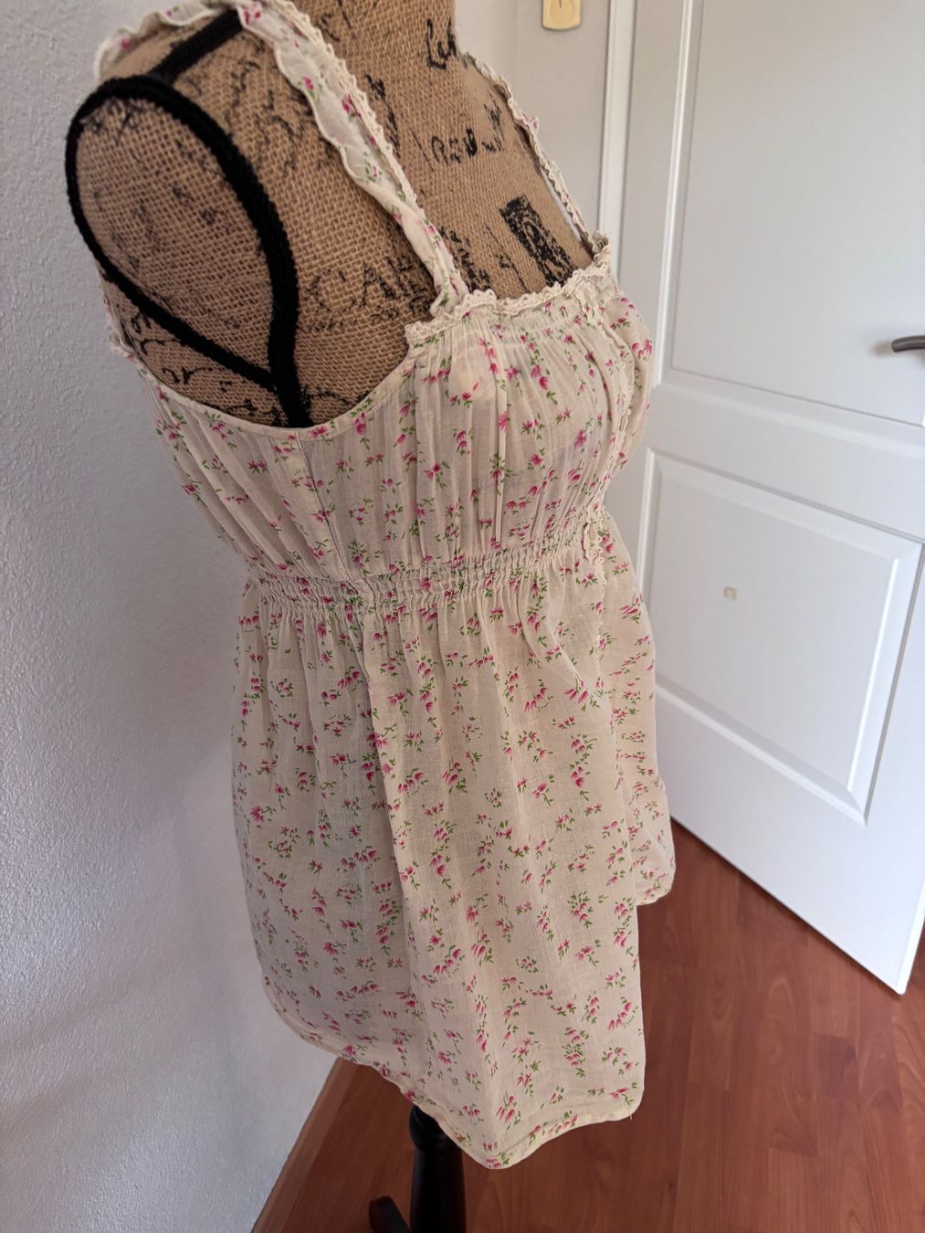 Vero Moda Tops: Süsses Top M Vero Moda – D'occasion à Balsthal par Uroby 2