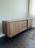 Stilvolles Sideboard aus Nussbaum Furnier – Mid-Century Look