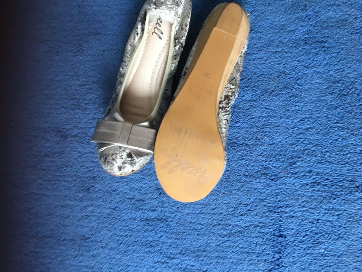 Damenschuhe: Chaussures – Neu (gemäss Beschreibung) aus Le Landeron von ArianeNi 2