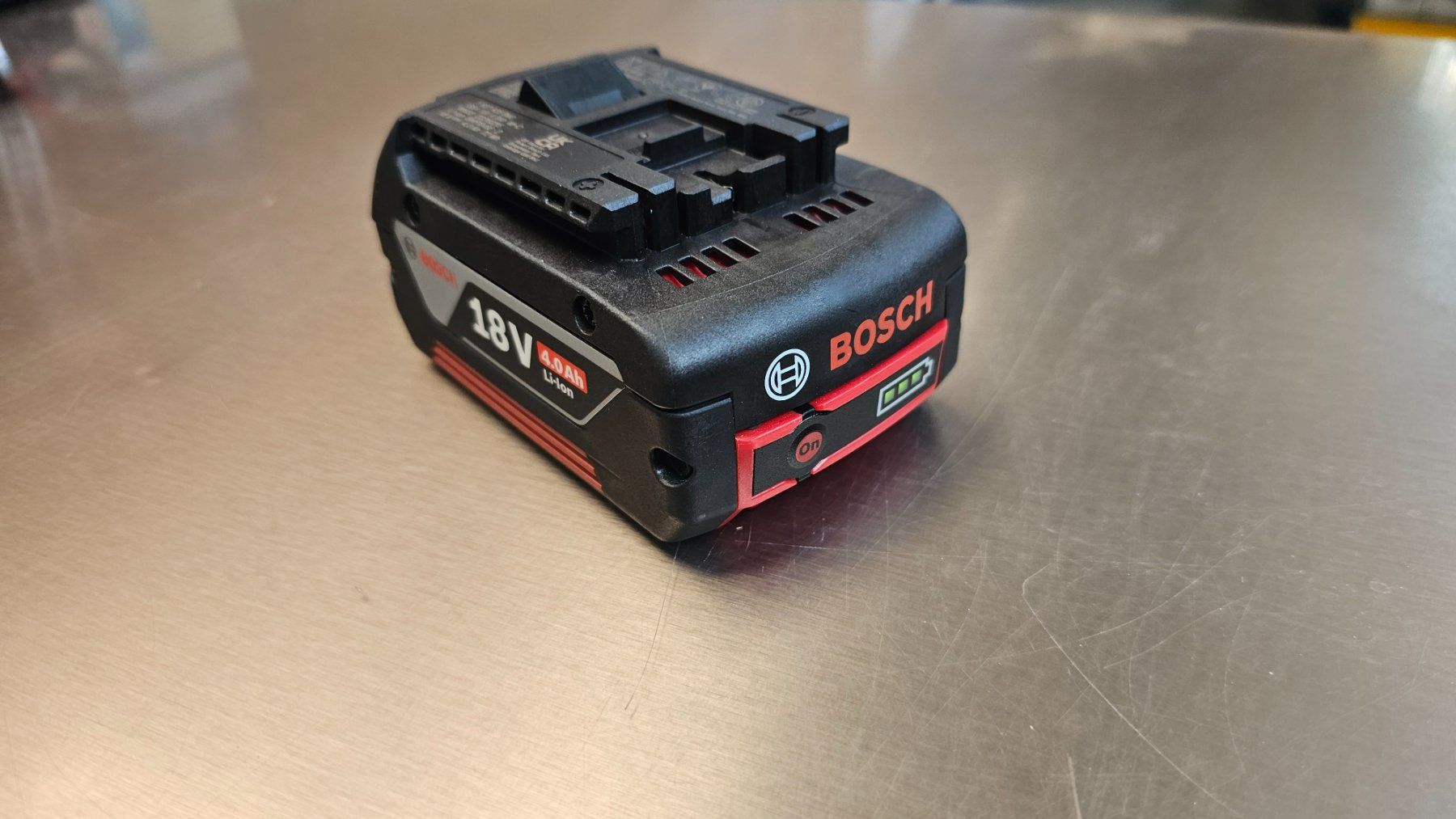 Bosch Batterie: Bosch Akku 18V 4.0Ah AMPShare – Nuovo e nell'imballaggio originale da Koppigen venduto da Bracher_Mail-House 1