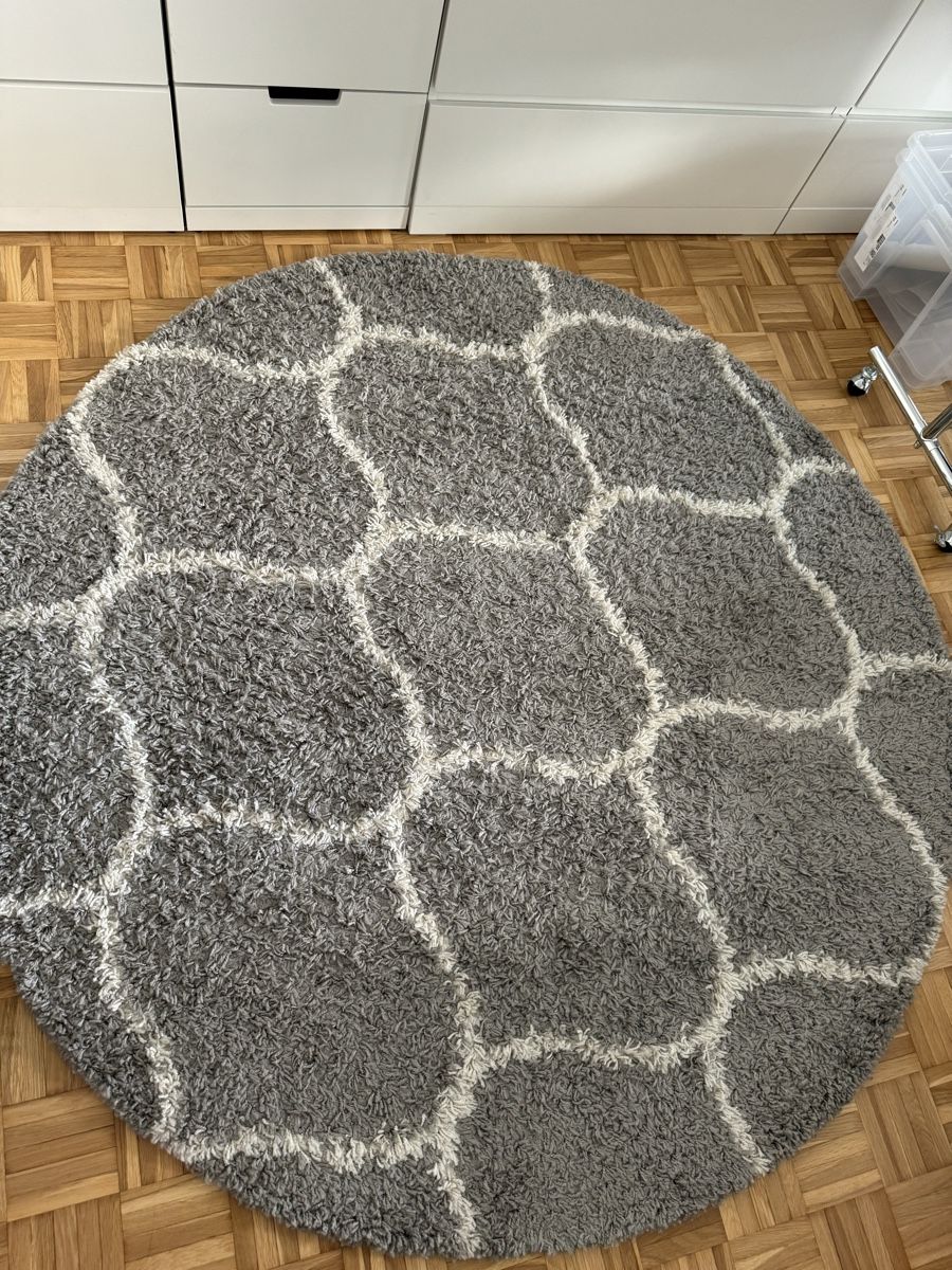 Tappeti: Runder Teppich gemustert grau/weiss – Usato da Zürich venduto da vivian.meyer