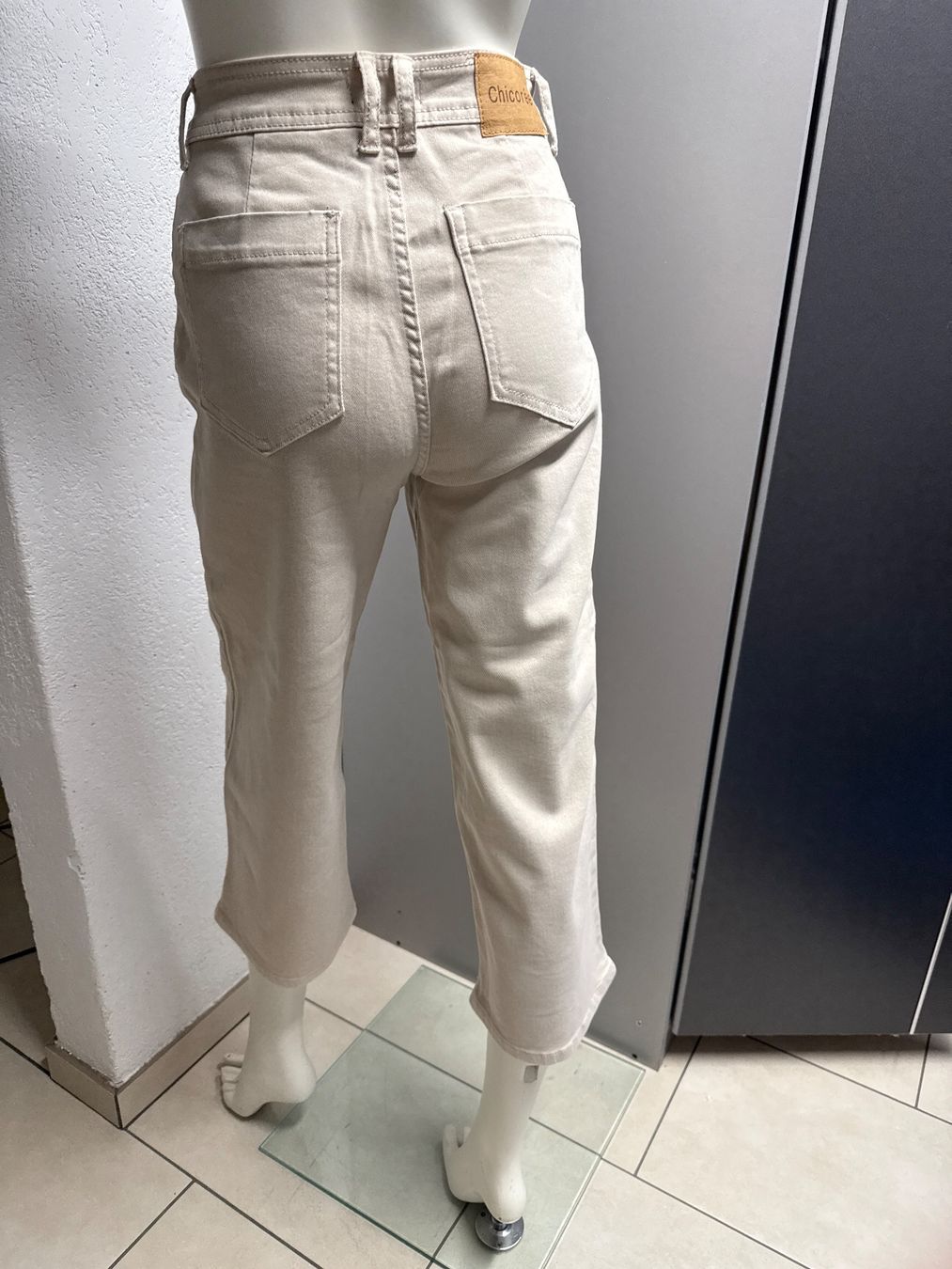 Pantaloni: HOSE CHICORÉE gr 34 – Usato da Birr venduto da WalkyriaM 1