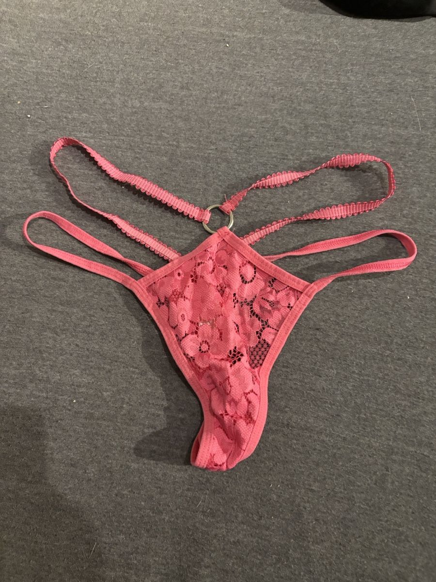 Shein Altra biancheria intima: Roter String Tanga getragen mit Spitze, Grösse S – Usato da Wilen b. Wollerau venduto da Katze005