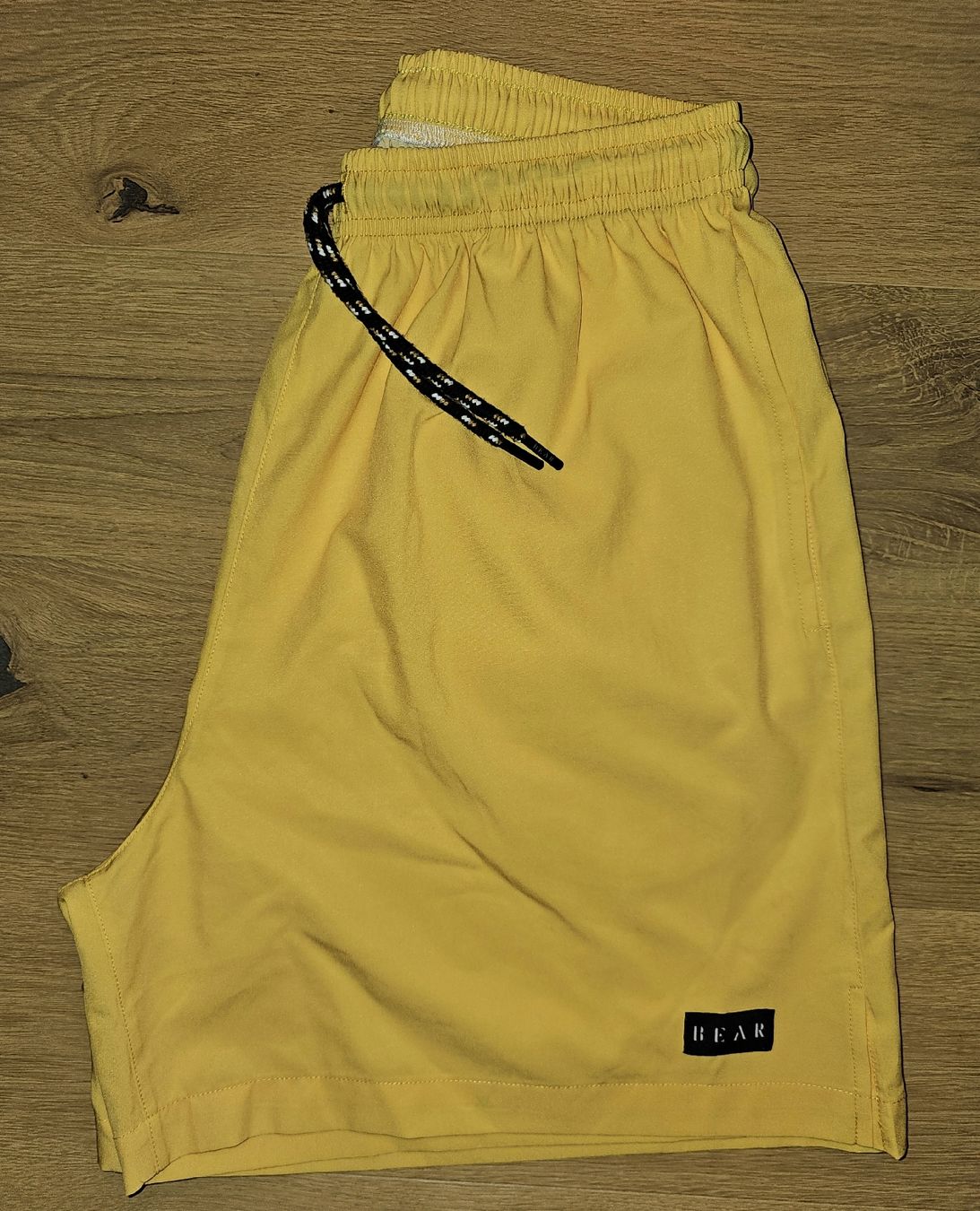 Pantaloni: Yellow Bear shorts, size XL, good condition – Usato da Ostermundigen venduto da gar_lv2x