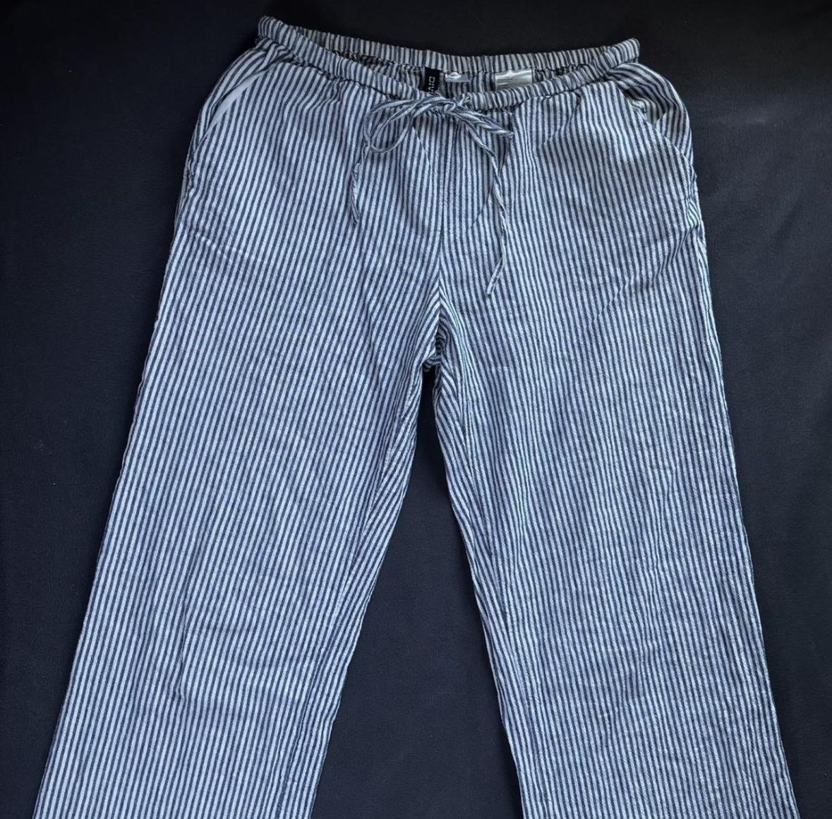 Pantaloni: Pantalon à rayures été – Nuovo (secondo la descrizione) da Avry-devant-Pont venduto da Odilee