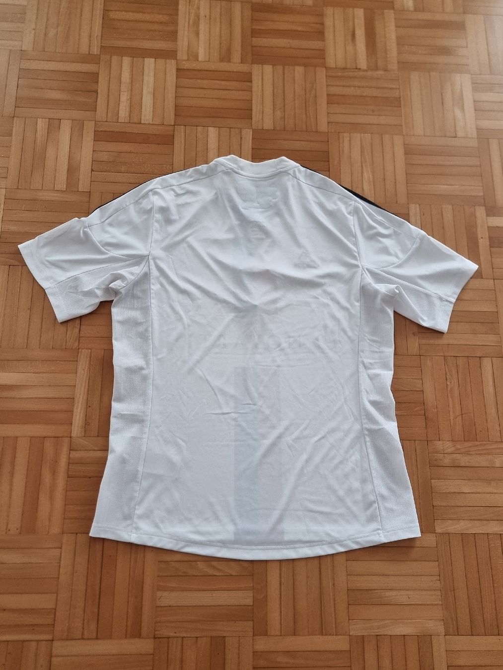 FC Basel Canottiere & Pantaloni: FC Basel 2012-2013 Auswärtstrikot – Usato da Suhr venduto da SariLacivert1907 1